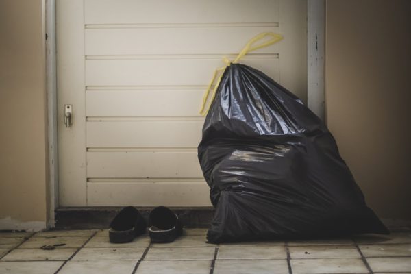 40 Ways to Use Garbage Bags in Emergencies
