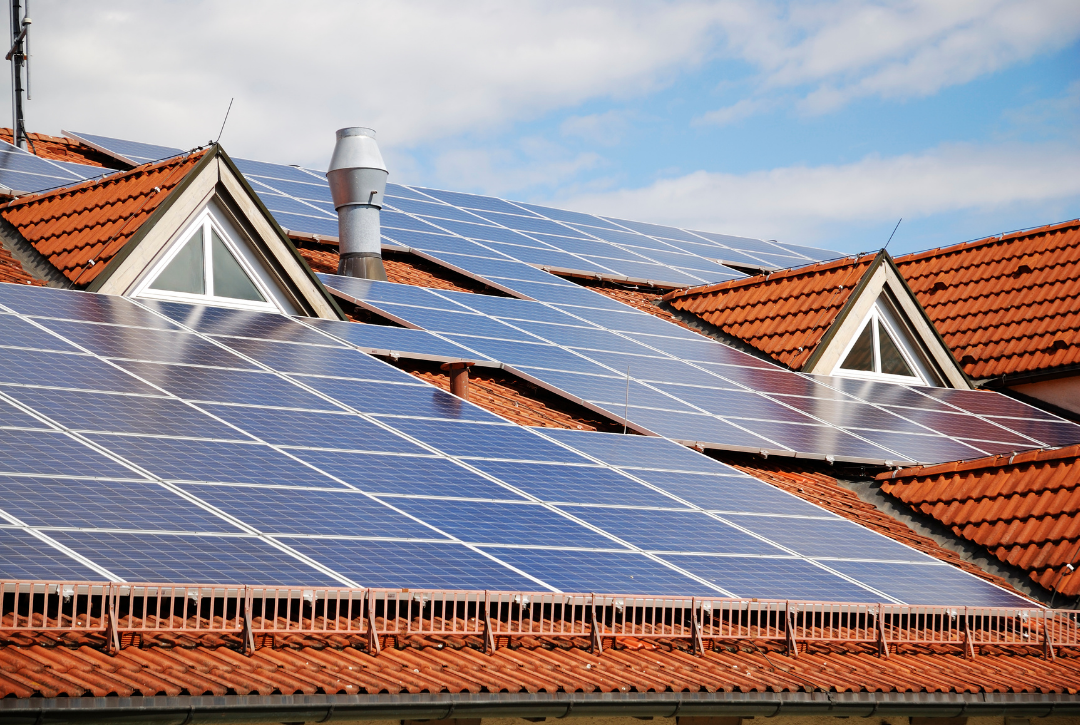 What Are the Pros & Cons to Investing in Residential Solar Panels for Ontario Homeowners?